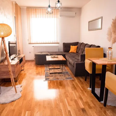 Апартаменты Royal 4 *