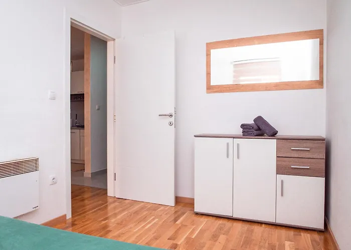 Royal 4 شقة دوبوي